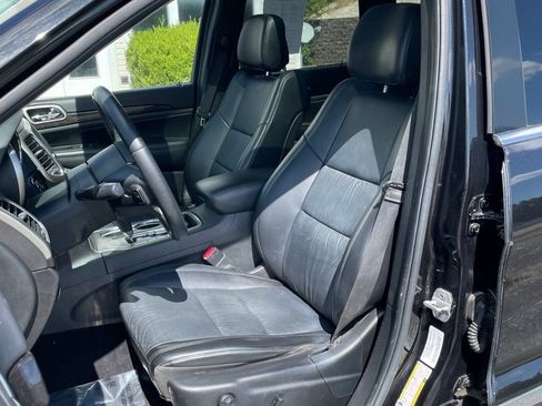 Used 2011 Jeep Grand Cherokee Laredo AWD/4WD image 15