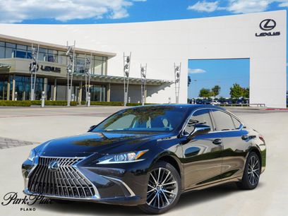 New 2025 Lexus ES 300h w/ Premium Package