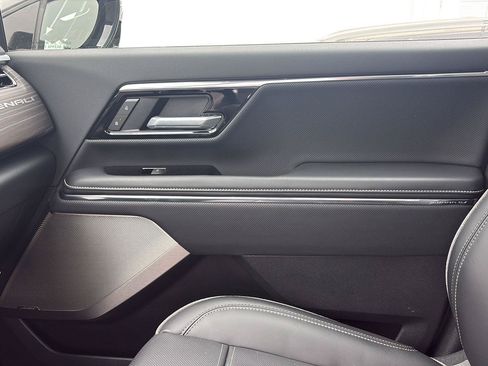 Used 2025 GMC Sierra EV Denali AWD/4WD image 26