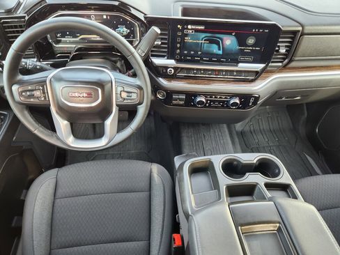 Used 2023 GMC Sierra 1500 SLE w/ Preferred Package image 10