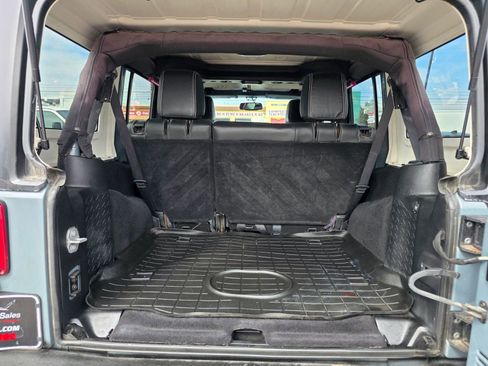 Used 2015 Jeep Wrangler Unlimited Sahara w/ Max Tow Package AWD/4WD image 14
