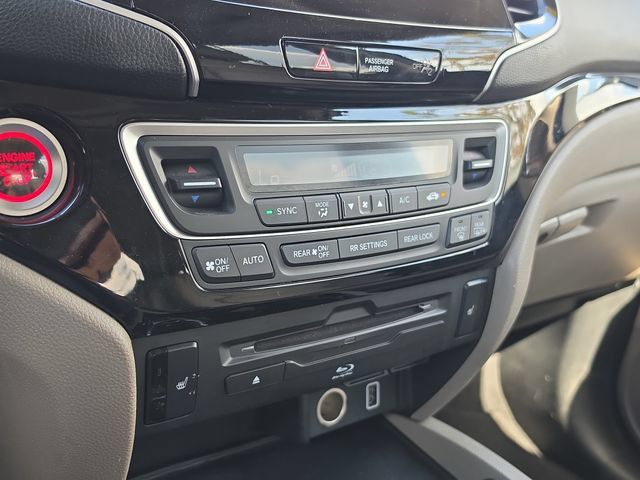 Used 2020 Honda Pilot Touring image 29