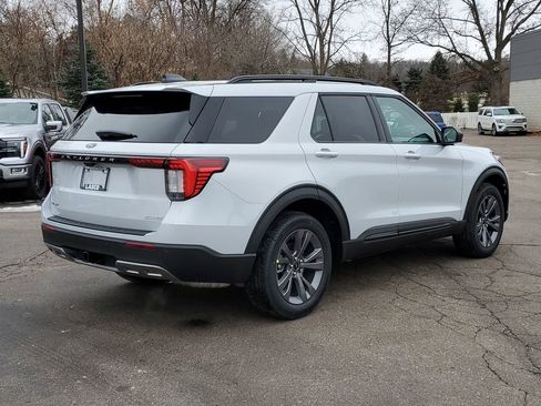 New 2026 Ford Explorer Active w/ Active Comfort Package image 4