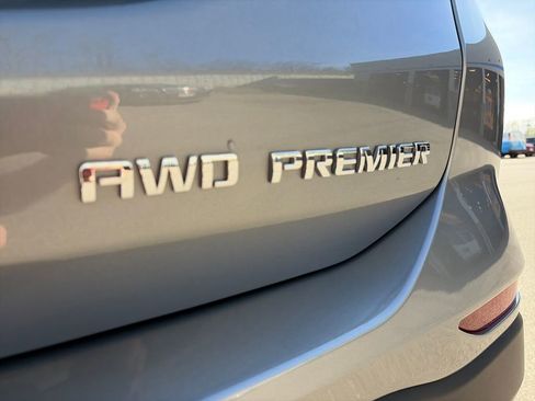 Used 2023 Chevrolet Equinox Premier AWD/4WD image 16