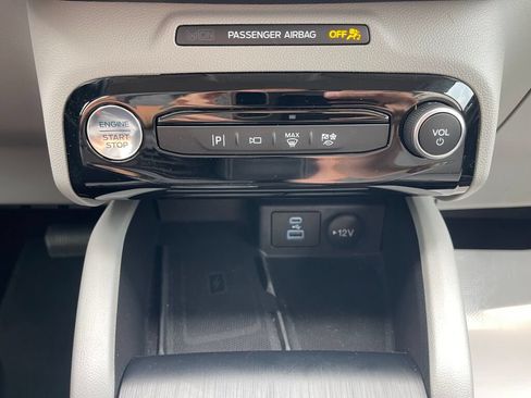 Used 2023 Ford Escape Platinum FWD image 13
