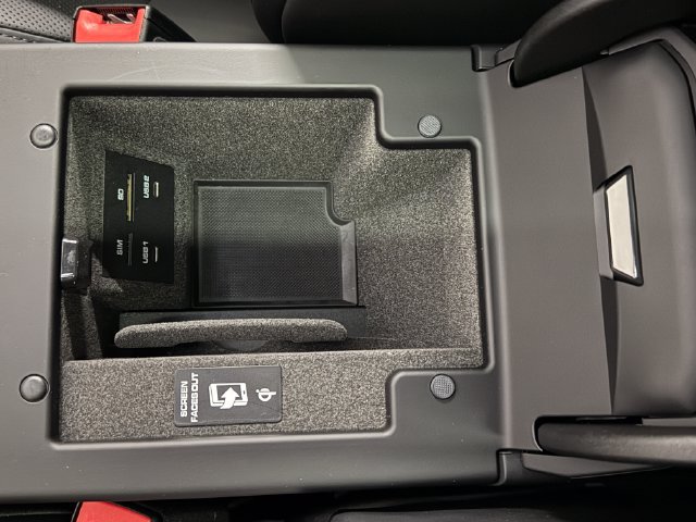Certified 2026 Porsche Macan AWD/4WD image 19