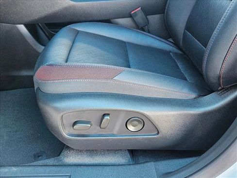 New 2026 Chevrolet Equinox RS image 4