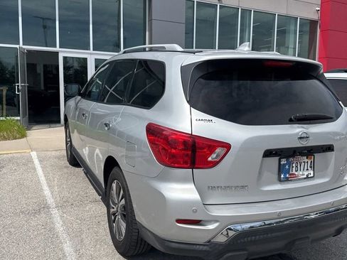 Used 2019 Nissan Pathfinder SL AWD/4WD image 7