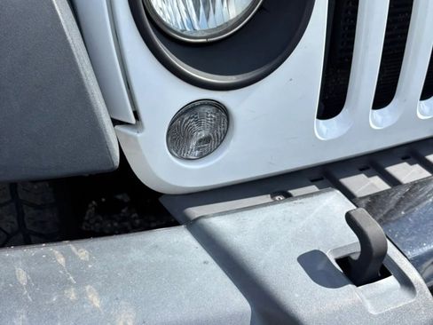 Used 2014 Jeep Wrangler Sport w/ Quick Order Package 24S AWD/4WD image 43