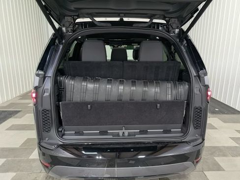 Used 2025 Land Rover Discovery Dynamic SE AWD/4WD image 27