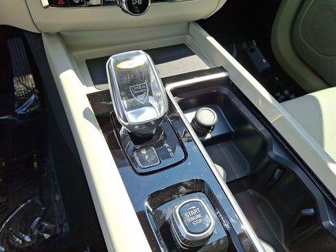 New 2026 Volvo XC60 B5 Ultra w/ Protection Package Premier image 14