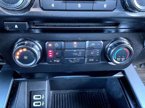 Used 2018 Ford F150 XLT w/ Equipment Group 302A Luxury image 33