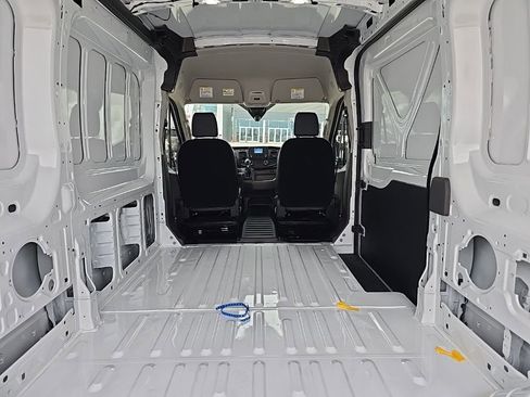 New 2025 Ford Transit 250 148 Medium Roof RWD image 10