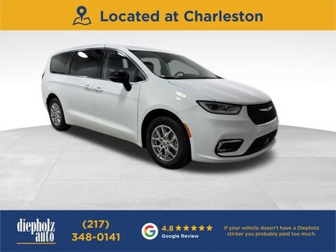 Used 2024 Chrysler Pacifica Touring-L image 1