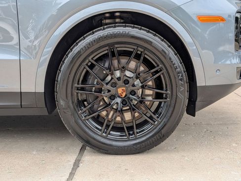 New 2026 Porsche Cayenne E-Hybrid Coupe AWD/4WD image 26