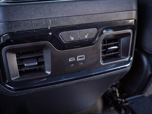 Used 2024 GMC Sierra 1500 AT4 w/ Technology Package image 32