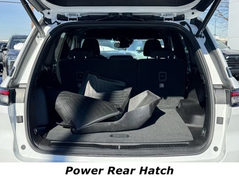 Used 2024 Jeep Grand Cherokee Laredo w/ Luxury Tech Group I image 13