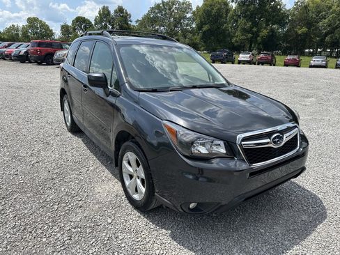 Used 2016 Subaru Forester 2.5i Limited AWD/4WD image 3