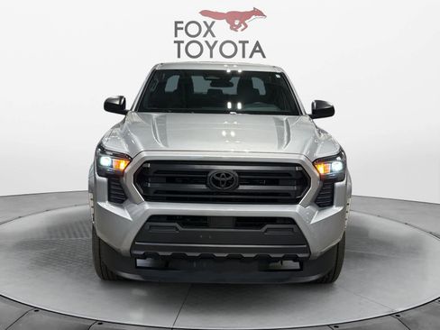Used 2025 Toyota Tacoma SR AWD/4WD image 9