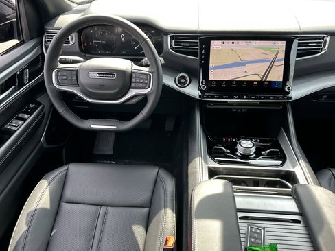 New 2026 Jeep Grand Wagoneer Limited AWD/4WD image 31
