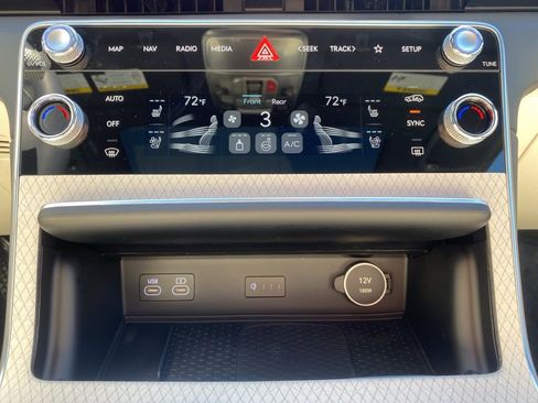 New 2025 Genesis GV80 3.5T Prestige image 19