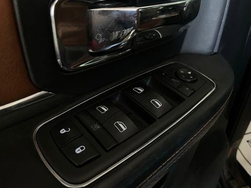 Used 2015 RAM 3500 Laramie Longhorn image 22