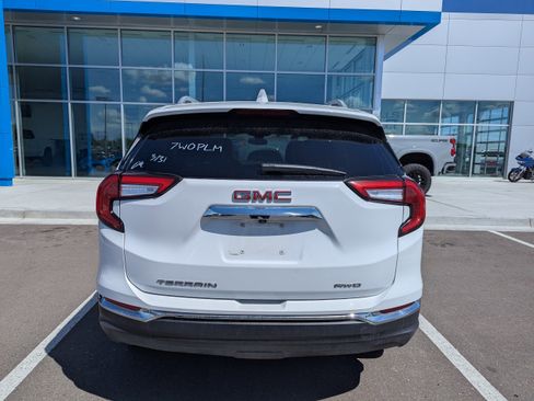 Certified 2024 GMC Terrain SLT AWD/4WD image 6