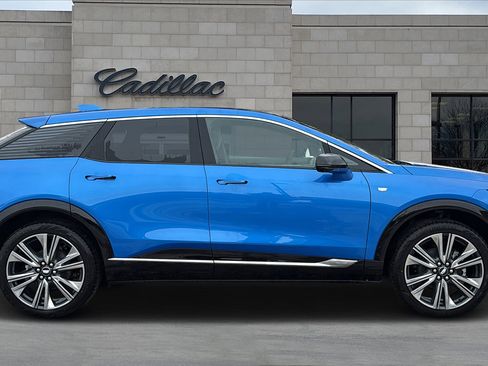 New 2026 Cadillac Optiq Luxury 2 image 2