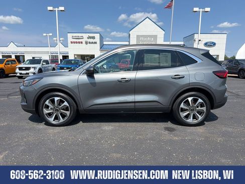 Used 2023 Ford Escape Platinum AWD/4WD image 2