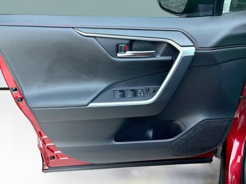 Certified 2025 Toyota RAV4 XSE AWD/4WD image 24