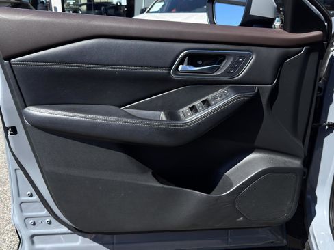 Used 2021 Nissan Rogue SL image 13