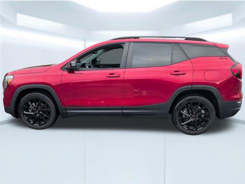 Used 2023 GMC Terrain SLE w/ Driver Convenience Package image 16