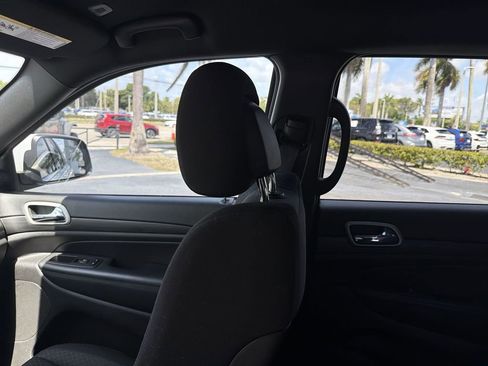 Used 2021 Jeep Grand Cherokee Laredo image 12