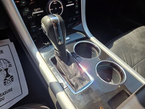 Used 2014 Ford Edge Limited FWD image 25