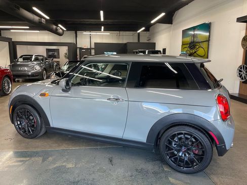 Used 2019 MINI Cooper 2-Door Hardtop FWD image 8