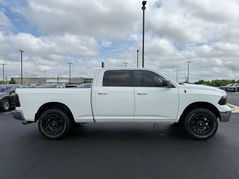 Used 2021 RAM 1500 Classic SLT AWD/4WD image 4