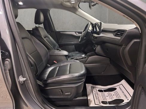 Certified 2025 Ford Escape Platinum AWD/4WD image 20