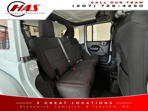 Used 2023 Jeep Wrangler Unlimited Rubicon w/ Cold Weather Group AWD/4WD image 13
