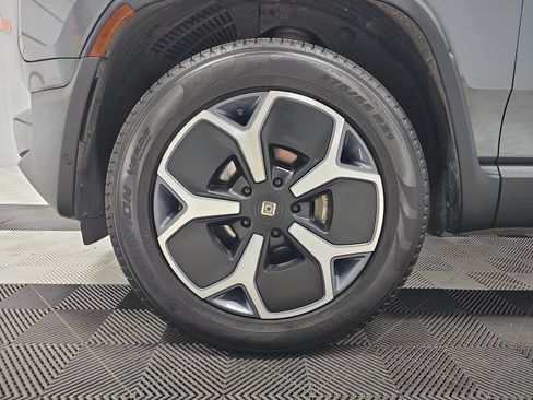 Used 2024 Rivian R1T Adventure AWD/4WD image 9
