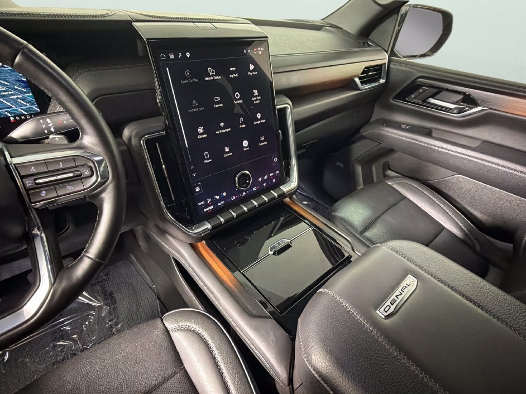 Used 2025 GMC Yukon XL Denali AWD/4WD image 19