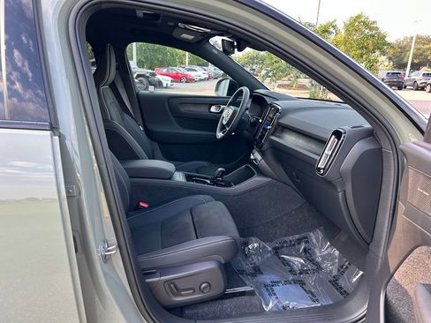 Used 2023 Volvo XC40 Recharge Ultimate AWD/4WD image 37