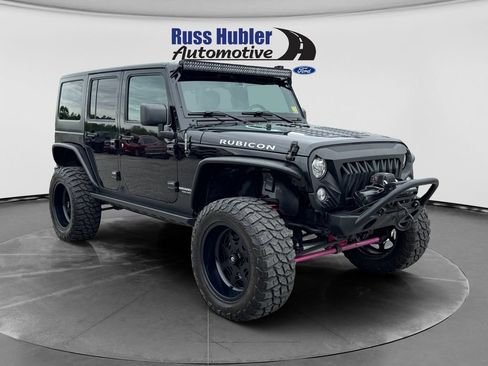 Used 2017 Jeep Wrangler Unlimited Rubicon w/ Connectivity Group AWD/4WD image 9