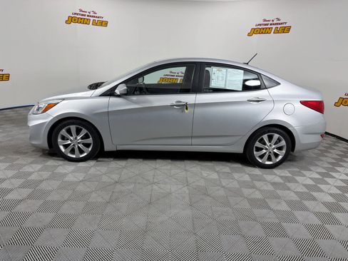 Used 2014 Hyundai Accent GLS w/ Option Group 2 FWD image 2