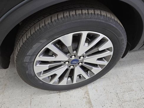 Used 2022 Ford Escape Titanium image 24