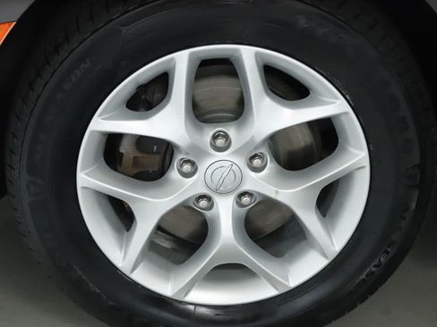 Used 2017 Chrysler Pacifica Touring-L Plus w/ Tire & Wheel Group FWD image 37