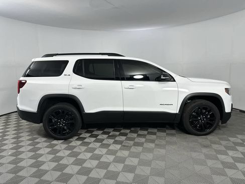Used 2023 GMC Acadia SLE w/ Driver Convenience Package image 3