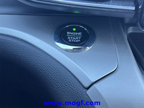 Used 2021 Ford Explorer XLT w/ Equipment Group 202A image 8