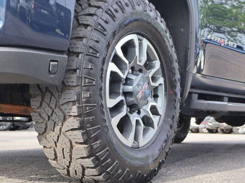 Used 2022 GMC Sierra 2500 AT4 w/ AT4 Preferred Package AWD/4WD image 28