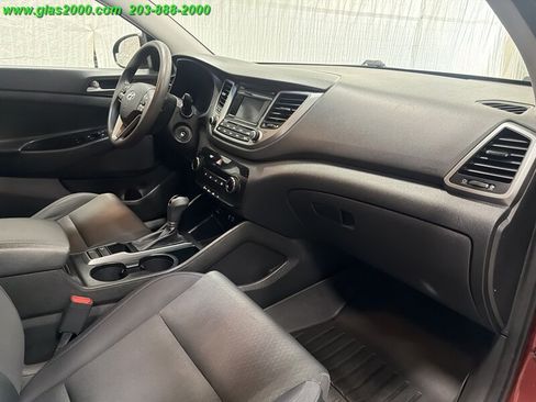 Used 2018 Hyundai Tucson SE AWD/4WD image 5