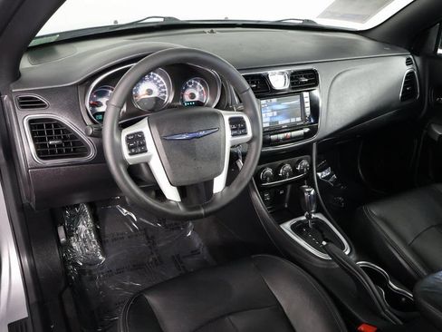 Used 2014 Chrysler 200 Touring FWD image 6